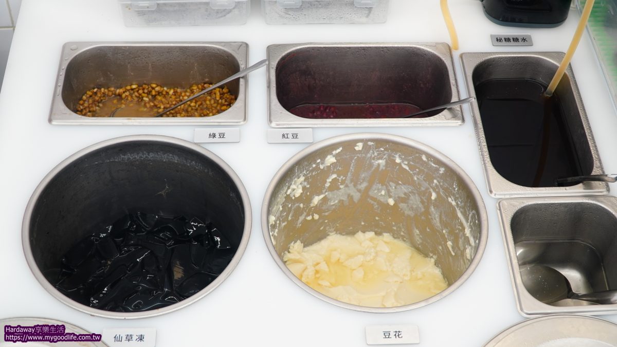 何家拉麵中和新生店自助甜品區