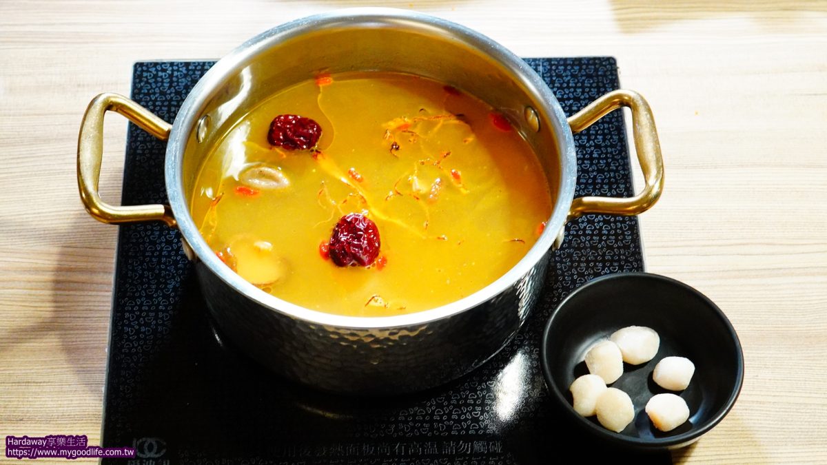 灰鴿鍋南屯店鳳羽膠原雞湯湯底