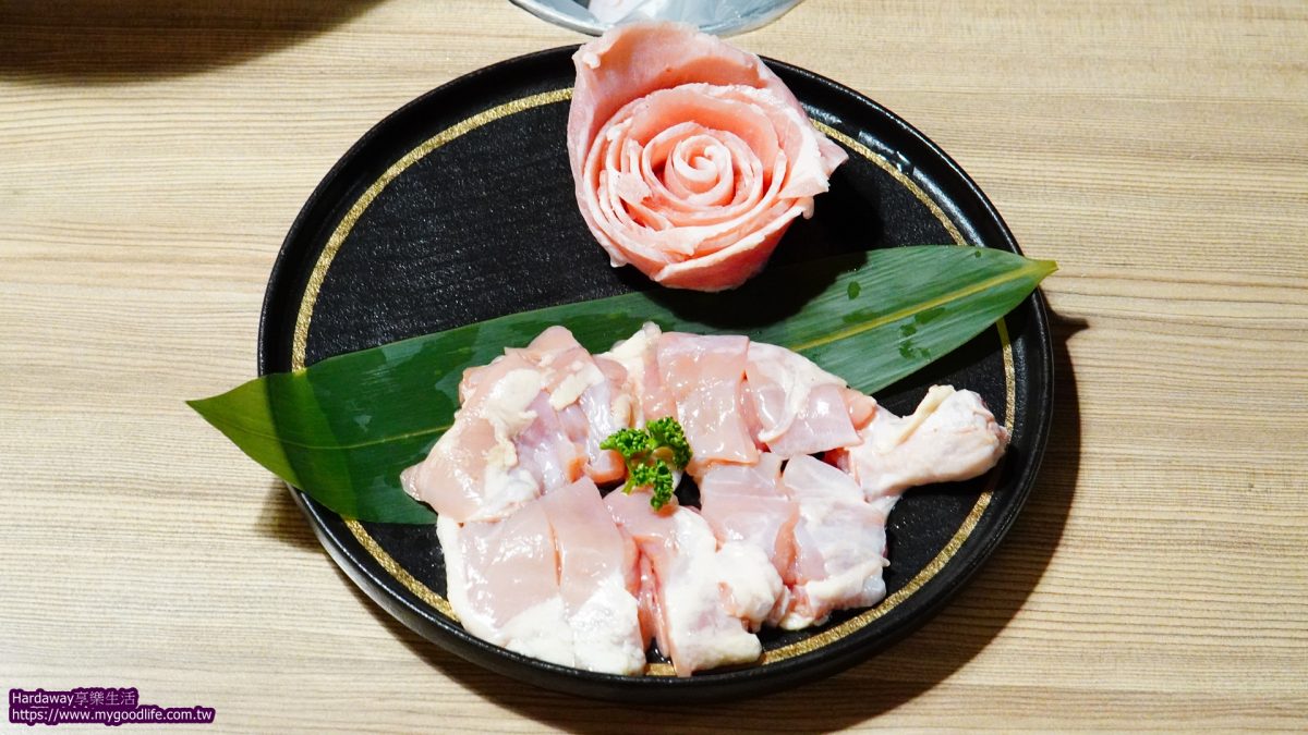 灰鴿鍋南屯店三人套餐豬肉與雞肉肉盤