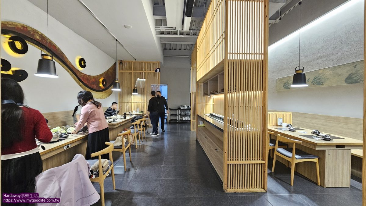 灰鴿鍋南屯店用餐區