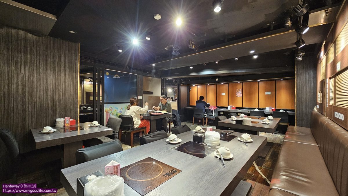 肉多多新莊和興店用餐區