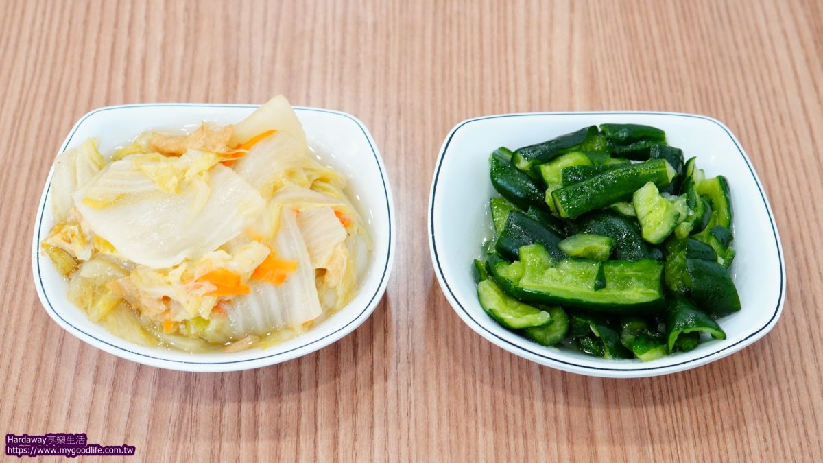 王爺王肉羹太平店白菜滷與涼拌小黃瓜