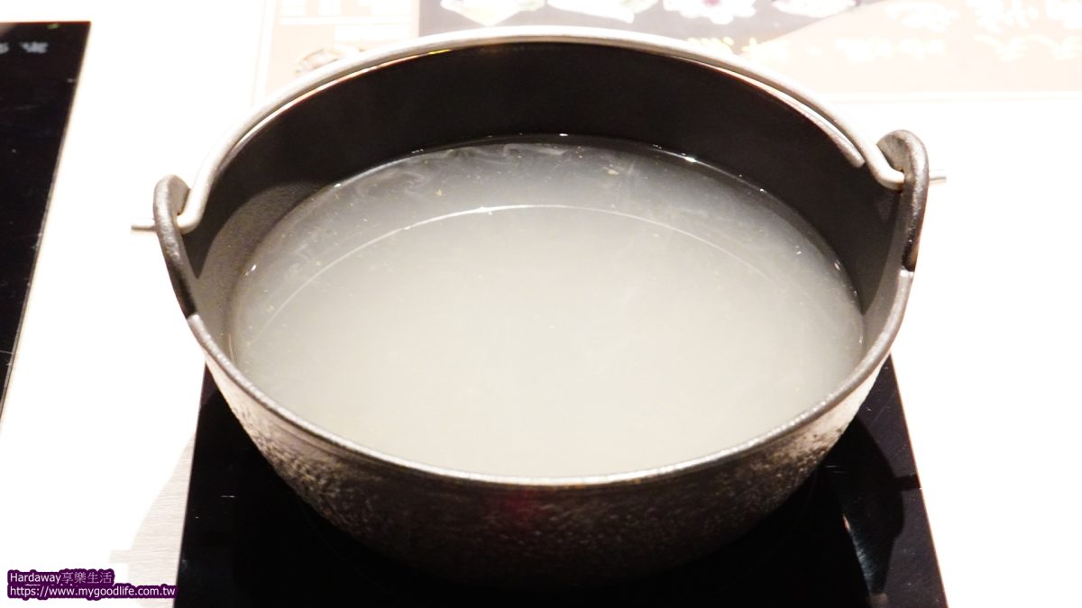 食鍋性也藝文店湯底