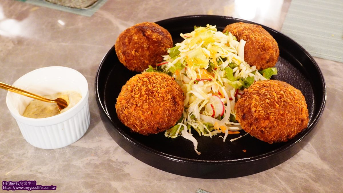 金門牛肉可樂餅佐和風油醋高麗菜