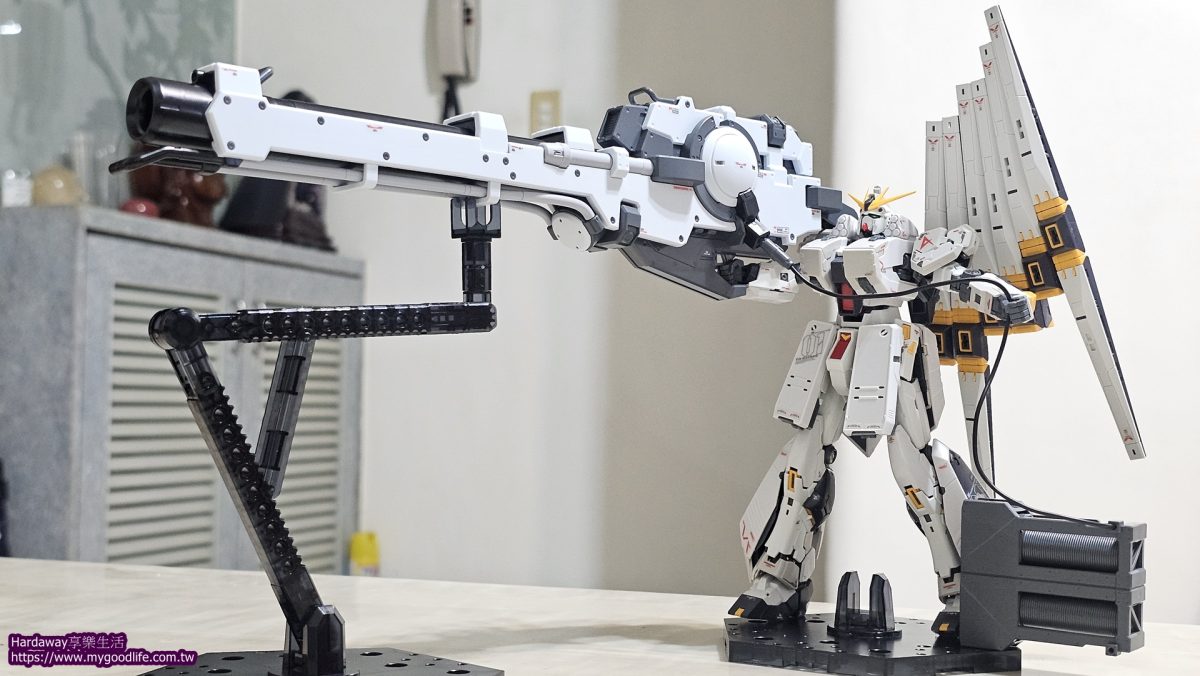逆襲的夏亞RG 1/144 RX-93 ν GUNDAM HWS鋼彈搭配超絕MEGA火箭巨砲